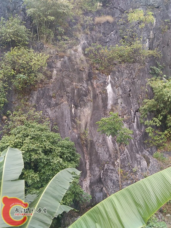 可以看到水流的痕迹