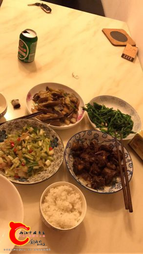 最美好不过是，回到家已经有一桌热菜在等你，假期完美